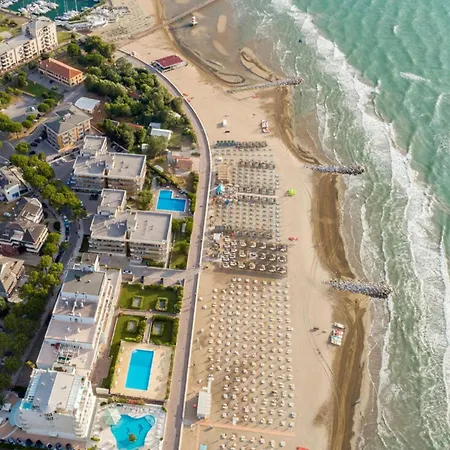 Luxury With Panoramic Terrace Apartment *